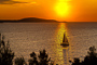 t_P7534_Sailing_off_into_the_sunset.jpg