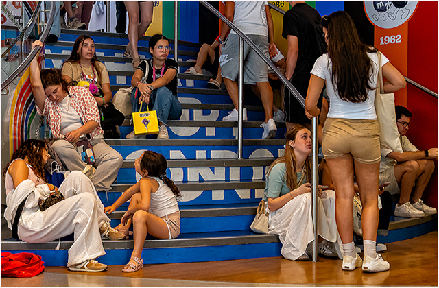 D8423_Stepping_up_the_Ante