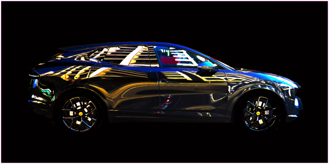 P8319_Tech_noir__the_future_s_dark__the_past_s_a_car_